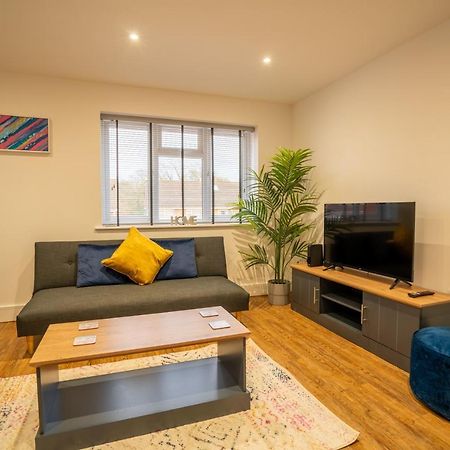 Mill Road Apartment First Floor Crawley  Exteriér fotografie