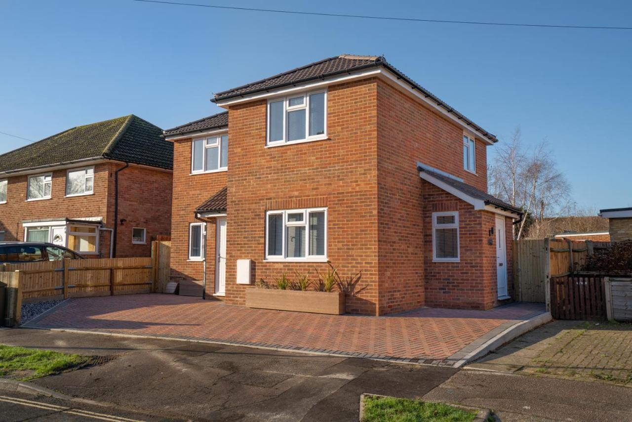 Mill Road Apartment First Floor Crawley  Exteriér fotografie