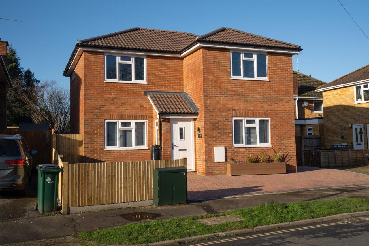 Mill Road Apartment First Floor Crawley  Exteriér fotografie